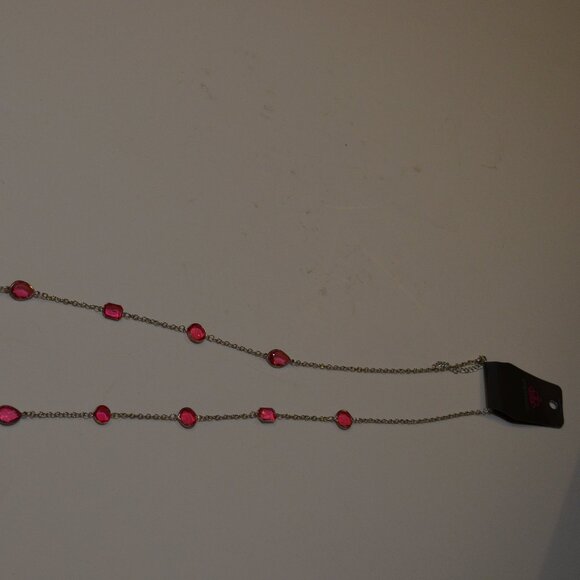 PAPARAZZI (R) Necklace Long Chain vary Shapes Pendants/Charms Silver Pink ~25' - Picture 7 of 8